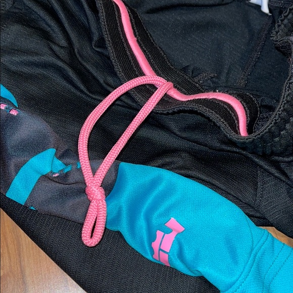 Basketball Shorts - Picture 6 of 6